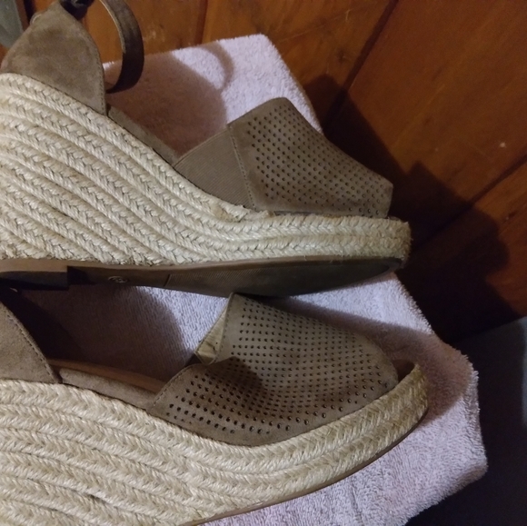 Torrid size 8 Wedges - Picture 2 of 5